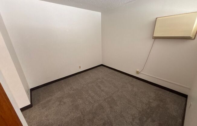 Studio, 1 bath, 500 sqft, $650, Unit 106