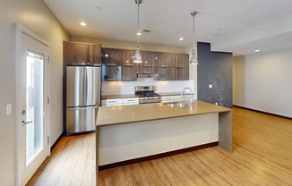 3 beds, 2 baths, 1,200 sqft, $5,300, Unit Unit 7