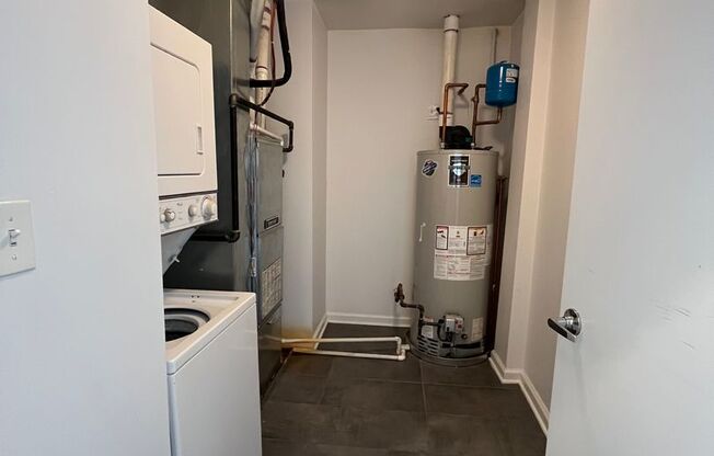 3 beds, 2 baths, $3,795, Unit 305