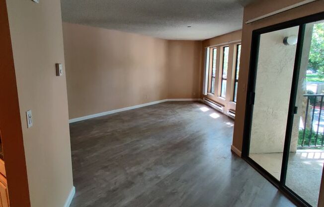 Beautiful  2 beds and 2 baths condon located in Fremont Downtown