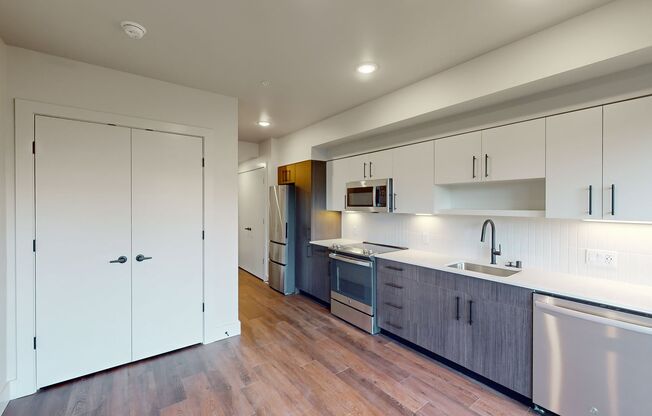 Studio, 1 bath, 400 sqft, $1,925, Unit 403