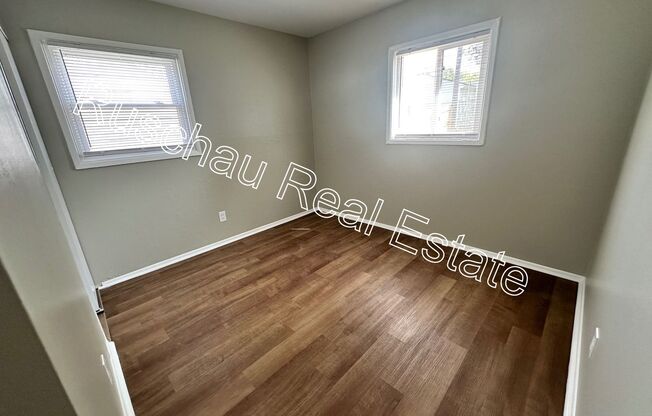 3 beds, 1 bath, $1,295