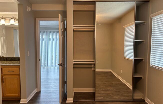 2 beds, 1 bath, 850 sqft, $2,560, Unit 1531D