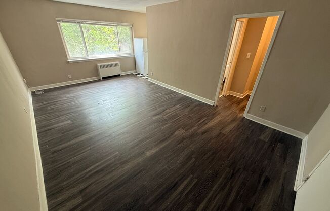 Studio, 1 bath, 400 sqft, $850, Unit #319