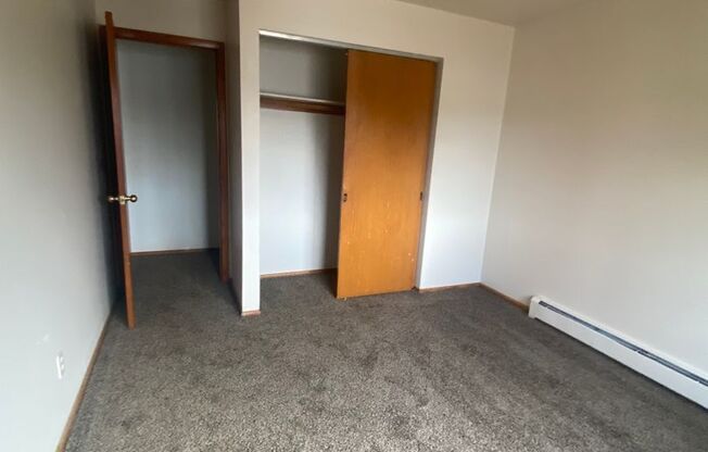 3 beds, 1.5 baths, 1,066 sqft, $1,499, Unit 5166 D08