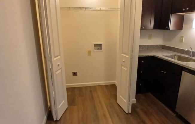 2 beds, 1 bath, 800 sqft, $1,095, Unit 190203