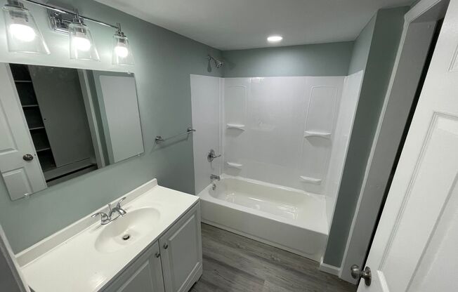 2 beds, 2 baths, $1,550, Unit Apt 1