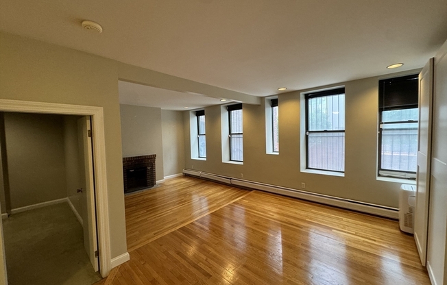 1 bed, 1 bath, 789 sqft, $2,750, Unit 2