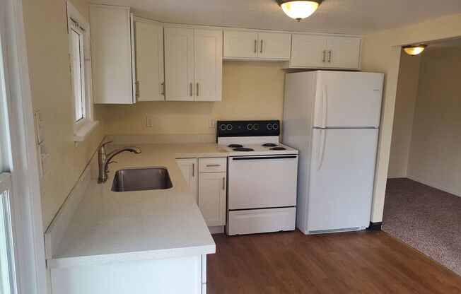 Upgraded 1 Bed 1 Bath Blocks from PSNS