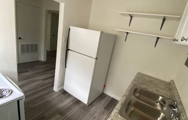 2 beds, 1 bath, 800 sqft, $775, Unit 106 C