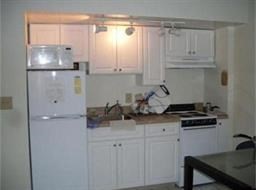 Studio, 1 bath, 430 sqft, $2,300, Unit 7H