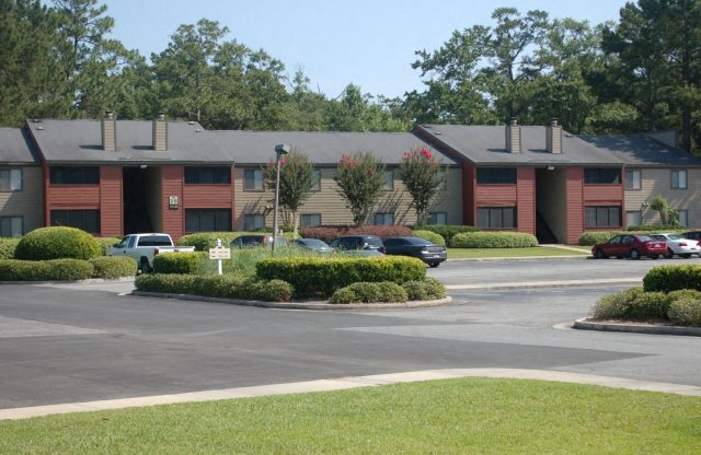 Three Oaks Apartments