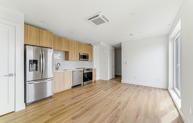 1035 COMMONWEALTH AVE