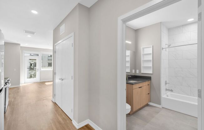 Studio, 1 bath, 548 sqft, $1,810, Unit 730