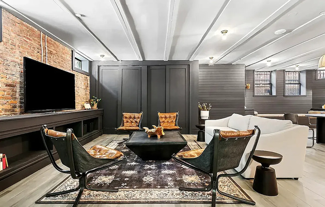 2 beds, 1 bath, $3,795, Unit 311