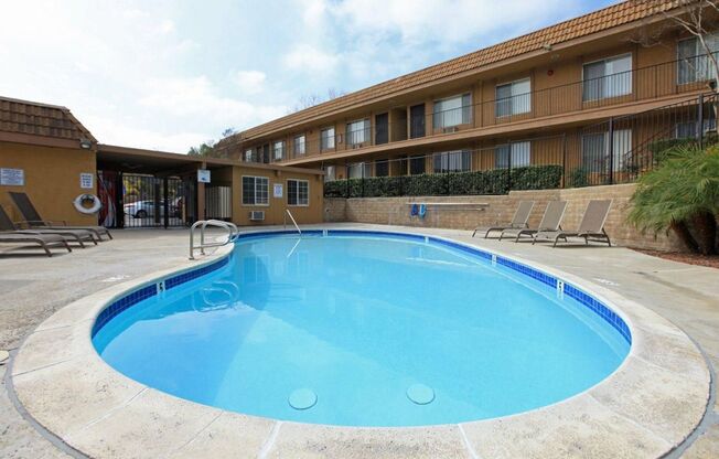 Fletcher Valley Apartments – Spacious 1 & 2 Bedroom Apartments in Santee, CA with Pool, Parking & Pet-Friendly Living!