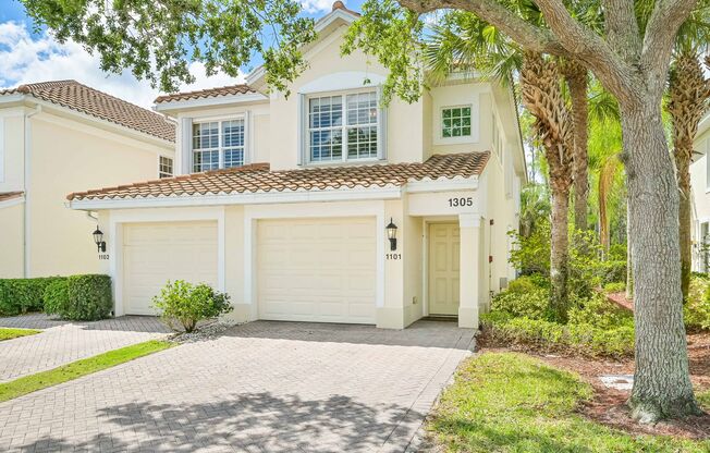 STRATFORD PLACE  - 2 Bed + Den Townhome in Naples