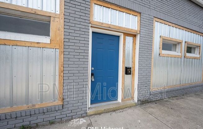 5037 E 10 ST