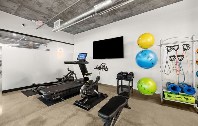 1 bed, 1 bath, 607 sqft, $2,200, Unit 213
