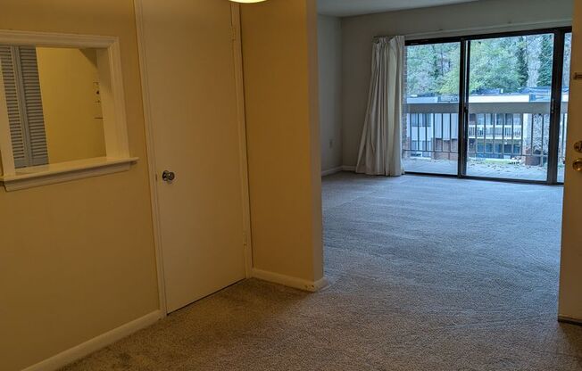 3 beds, 2 baths, $1,400, Unit Unit 202B
