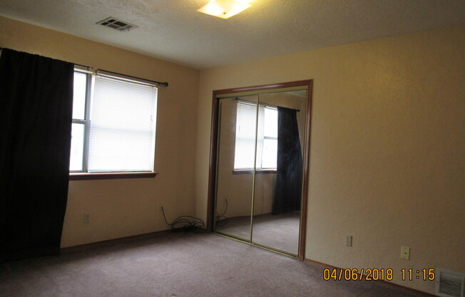 3 beds, 2 baths, $995