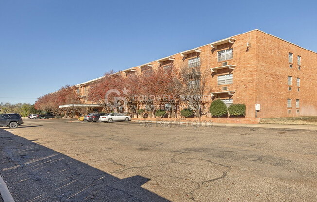 1 bed, 1 bath, 650 sqft, $680, Unit 208