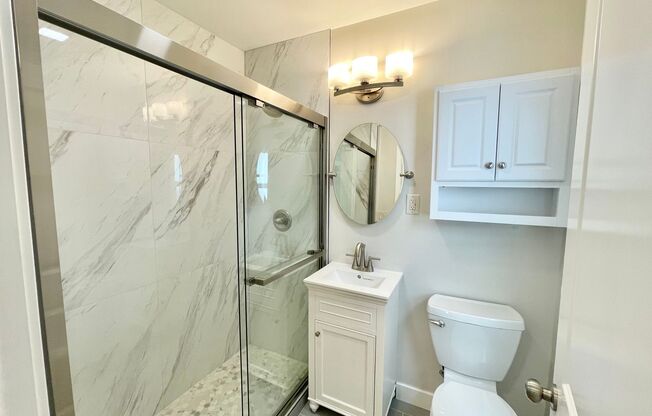 Presidio Terrace Newly Renovated, Top Floor Apartment! - PROGRESSIVE