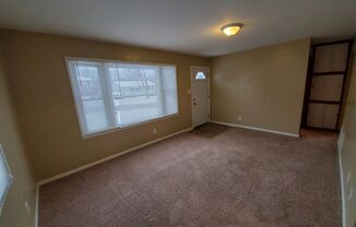 2 beds, 1 bath, $1,095