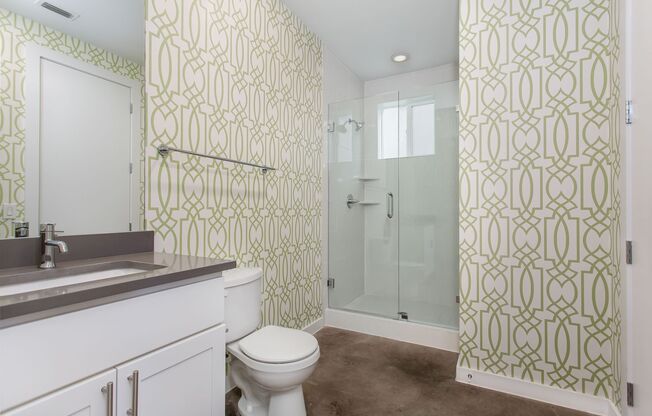 4 Bedroom, 3 Bath Home in Glencoe Terrace!