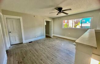 1 bed, 1 bath, 700 sqft, $650, Unit 2