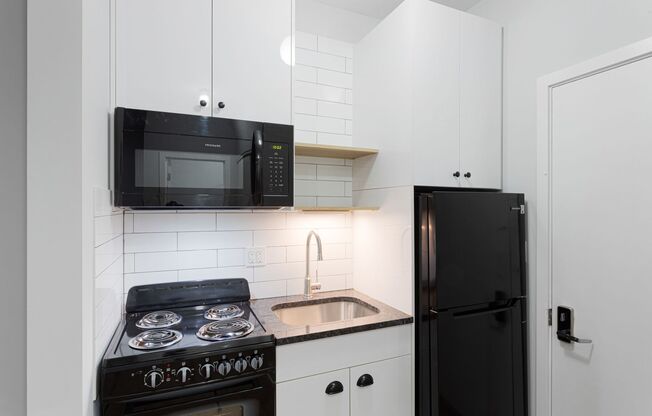 Studio, 1 bath, 245 sqft, $1,425, Unit 104