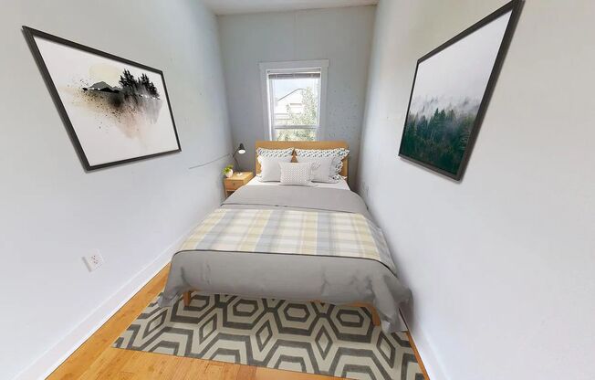 Large, sunny 3 bed available right near campus - ONLY PAY ELECTRIC - AVAILABLE 8/1