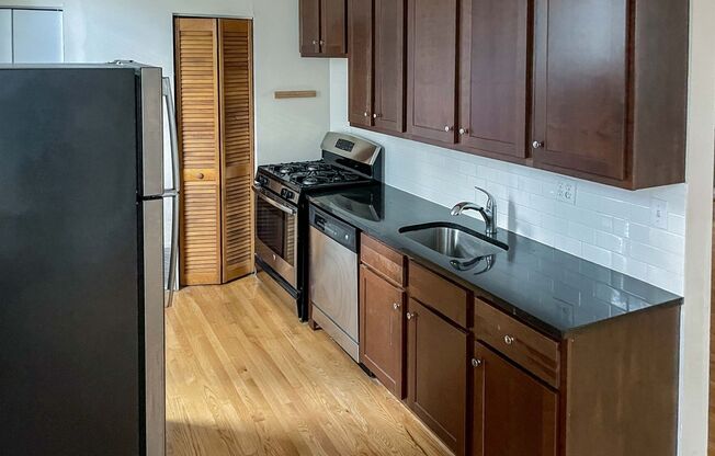 2 beds, 1 bath, 810 sqft, $3,000, Unit 1208WR-3