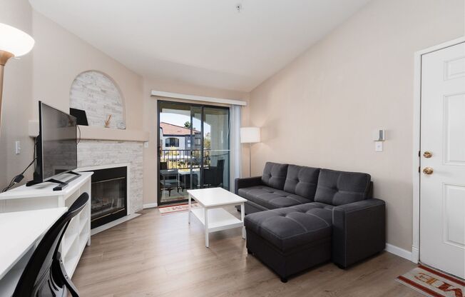 1 bed, 1 bath, $1,600, Unit Building 1 - second floor