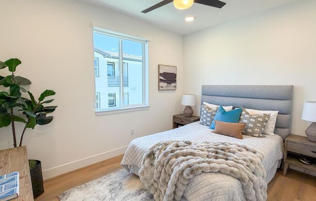 2 beds, 2 baths, 725 sqft, $2,745, Unit 2305