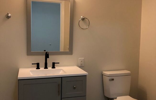 Studio, 1 bath, $1,150, Unit Unit 210