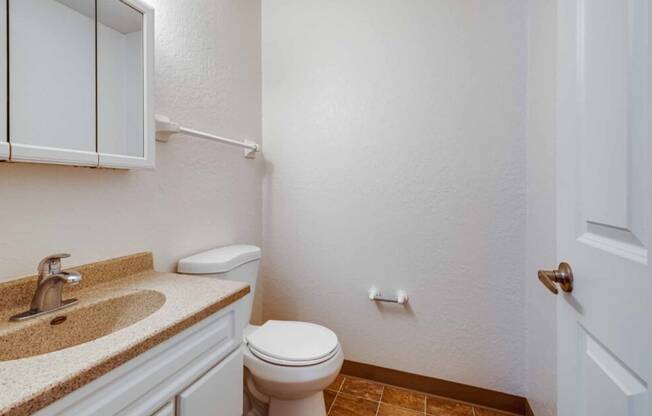 Silver Bell Apartments Bathroom