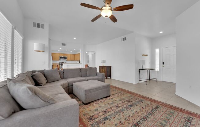 Charming 2 bedrooms 2 Bathrooms in the Amber Ridge Gated Community