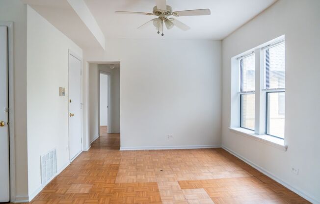 2 beds, 1 bath, 800 sqft, $1,695, Unit 3158-3