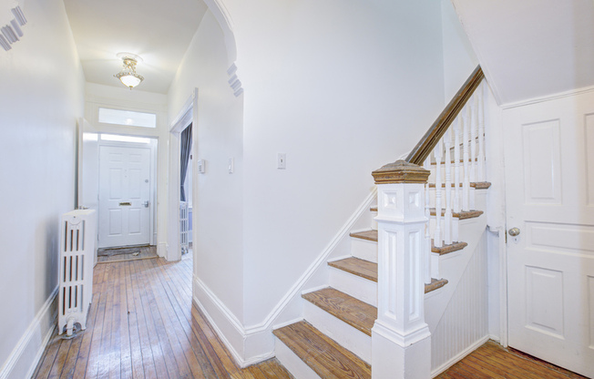 317 Elm St NW