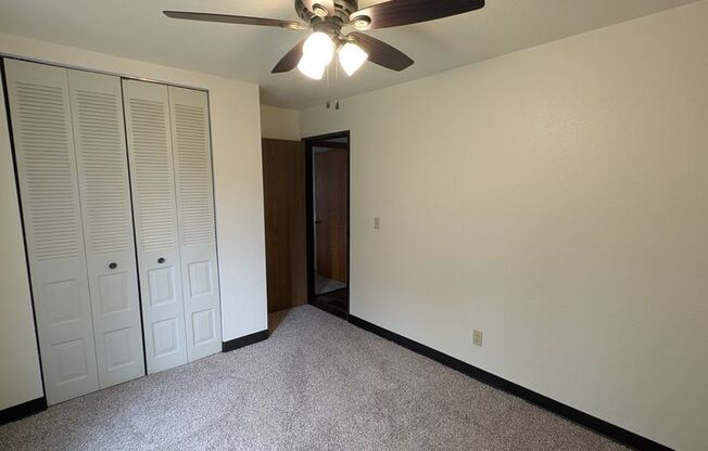 2 beds, 1 bath, 970 sqft, $1,249, Unit FB   2011