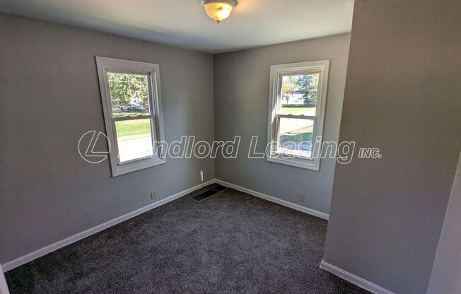 3 beds, 1 bath, $995