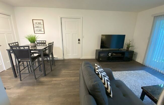 1 bed, 1 bath, 610 sqft, $1,212, Unit 2450-01