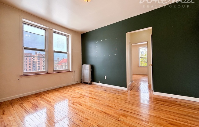 595 W 207 ST