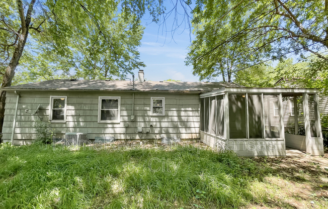 8903 E 72 ST