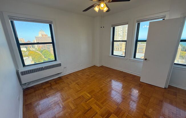 3 beds, 1 bath, 1,125 sqft, $1,895, Unit 602