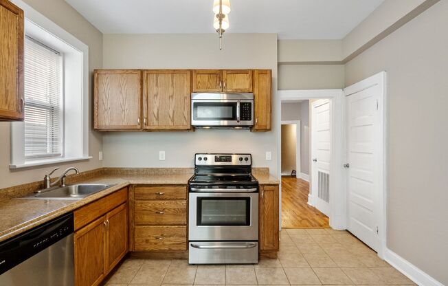 1 bed, 1 bath, $995, Unit 4110A - 445