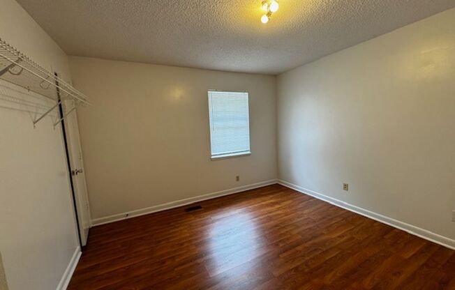 2 beds, 1.5 baths, $875