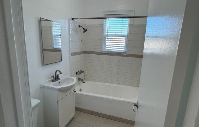 Studio, 1 bath, 440 sqft, $1,233, Unit 102a