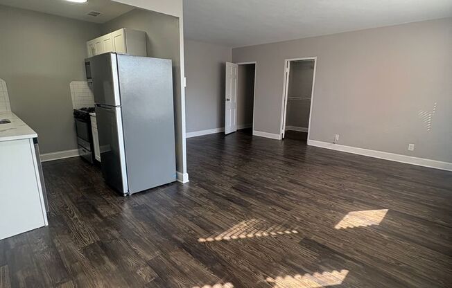 Studio, 1 bath, 465 sqft, $925, Unit 6244 Oakland Ave #212